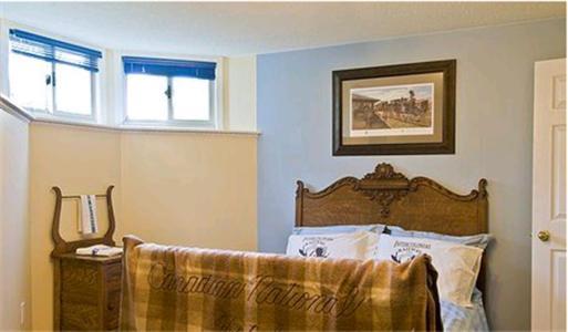 Clearview Station & Caboose B&B Creemore Номер фото