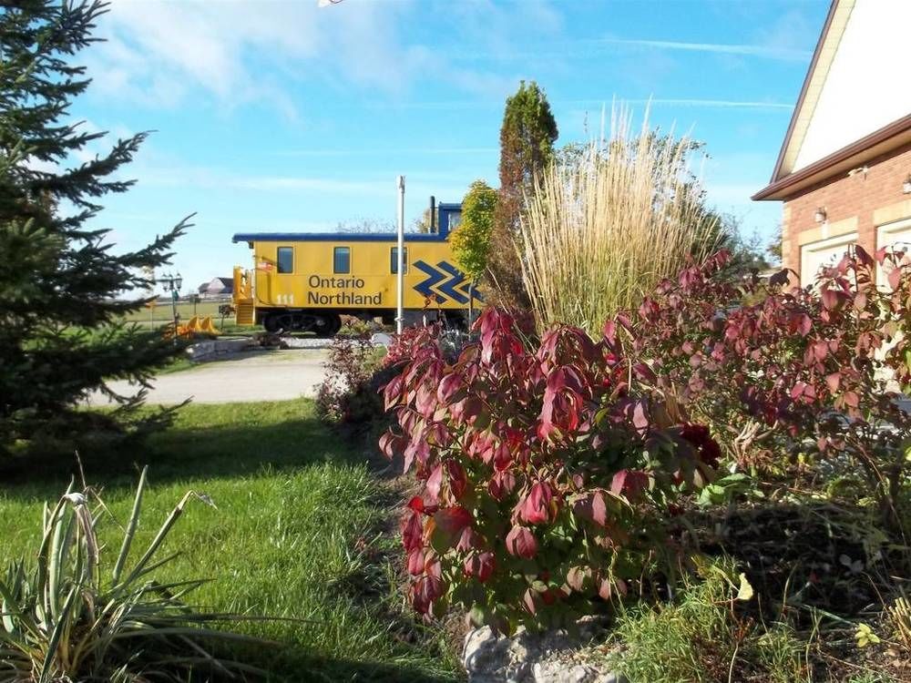 Clearview Station & Caboose B&B Creemore Экстерьер фото